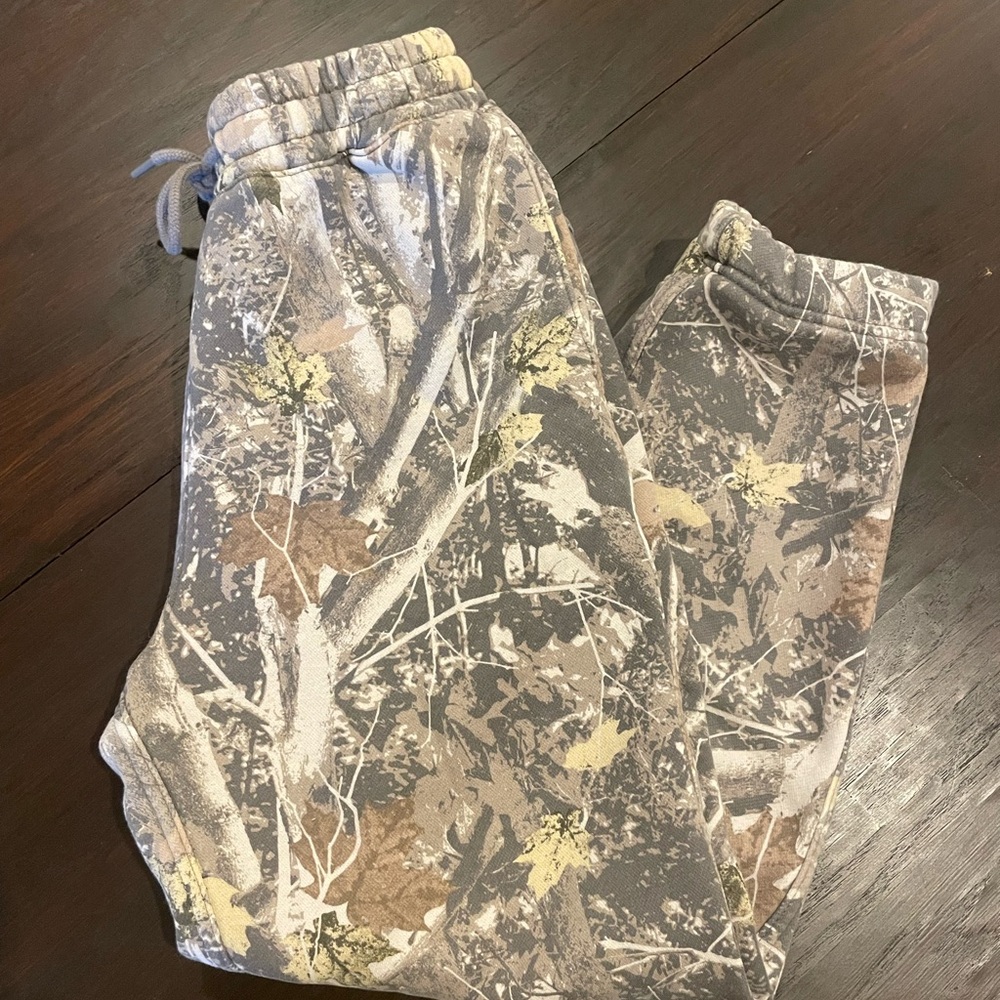 Abercrombie & Fitch Gray Camouflage Pants